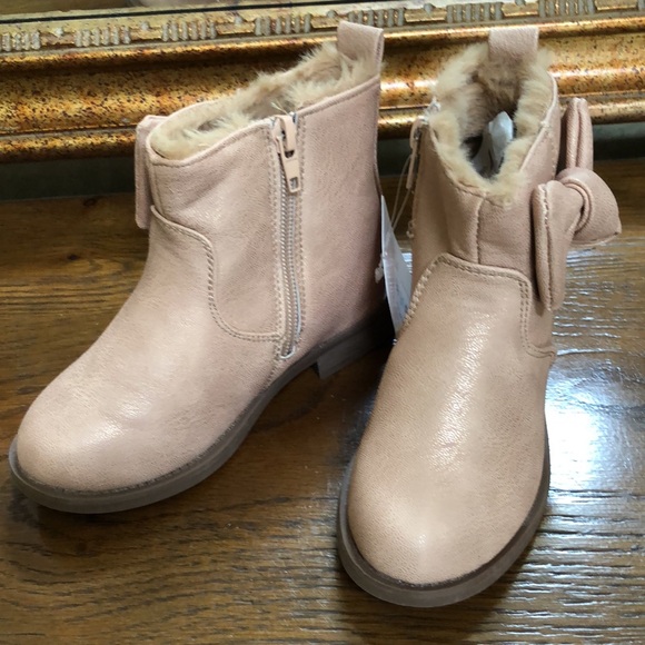 New toddler girls shimmer boots w/side bows.  Size 8. Beige with a hint of pink. - Picture 3 of 13